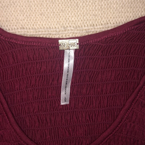 Me to we cropped ruched tank top large - Picture 2 of 2